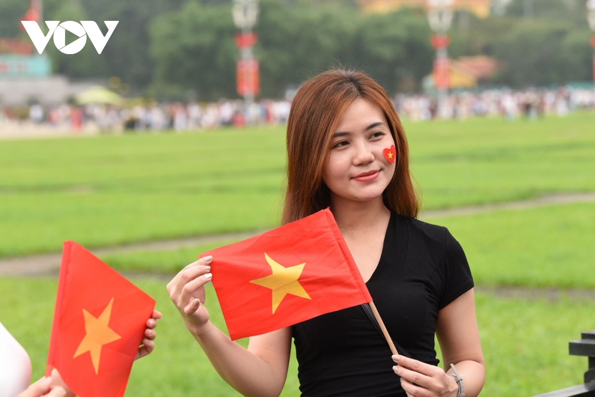 giới trẻ nô nức chụp ảnh kỷ niệm ở quảng trường ba Đình trong ngày 30 4 hình ảnh 5 gioi tre no nuc chup anh ky niem o quang truong ba Dinh trong ngay 30 4 hinh anh 5