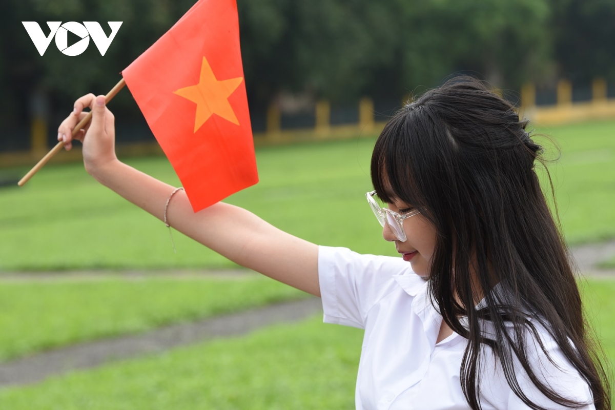 giới trẻ nô nức chụp ảnh kỷ niệm ở quảng trường ba Đình trong ngày 30 4 hình ảnh 3 gioi tre no nuc chup anh ky niem o quang truong ba Dinh trong ngay 30 4 hinh anh 3