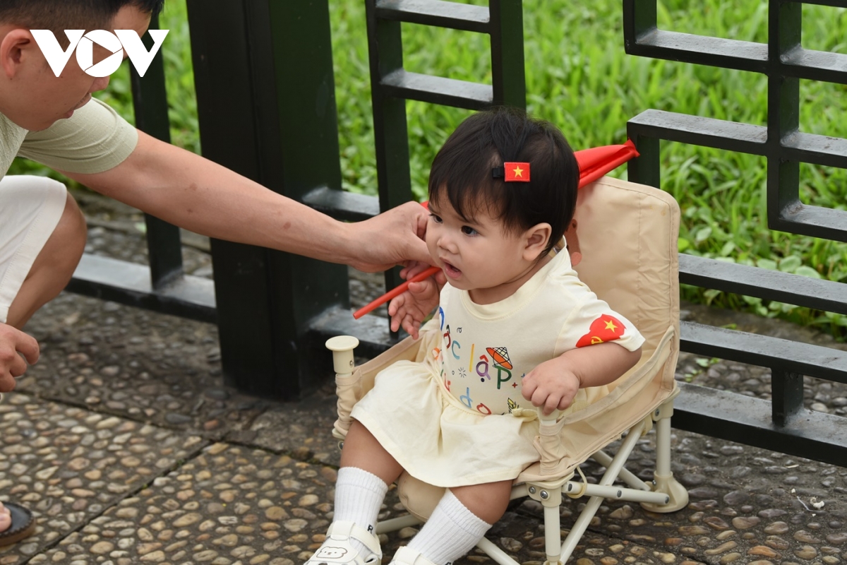 giới trẻ nô nức chụp ảnh kỷ niệm ở quảng trường ba Đình trong ngày 30 4 hình ảnh 12 gioi tre no nuc chup anh ky niem o quang truong ba Dinh trong ngay 30 4 hinh anh 12