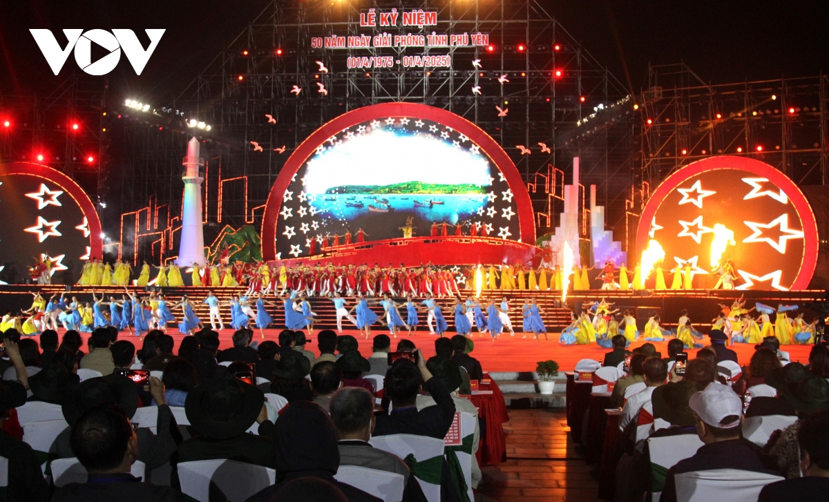 Ong phan Dinh trac du le ky niem 50 nam ngay giai phong tinh phu yen hinh anh 1