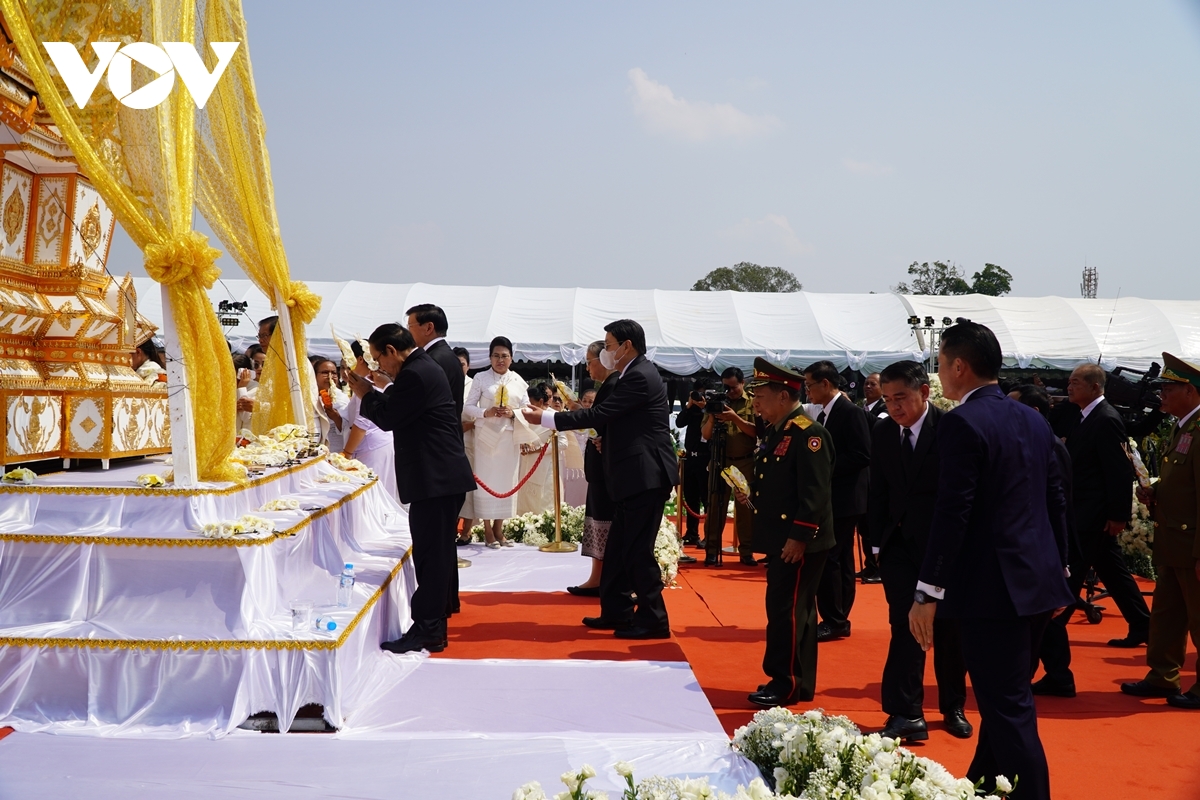 toàn cảnh lễ truy điệu nguyên chủ tịch nước lào khamtay siphandone tại vientiane hình ảnh 11 toan canh le truy dieu nguyen chu tich nuoc lao khamtay siphandone tai vientiane hinh anh 11