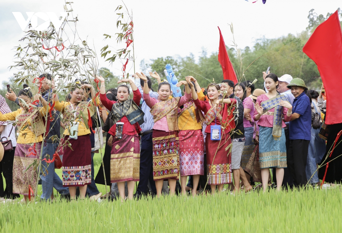 Tưng bừng lễ hội Bun Huột Nặm của người Lào Điện Biên
