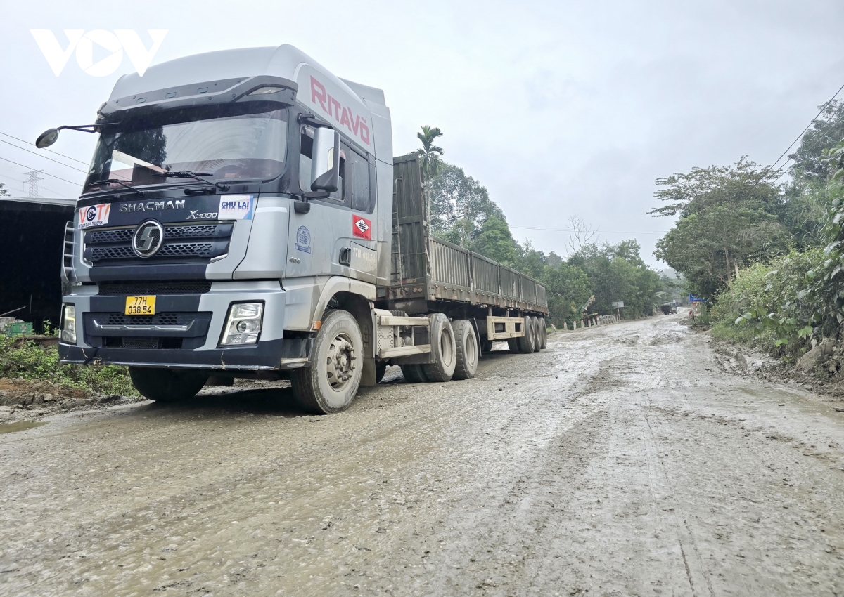 Quốc lộ 14D bị băm nát: Bao giờ sẽ “hồi sinh” tuyến huyết mạch trục Đông - Tây