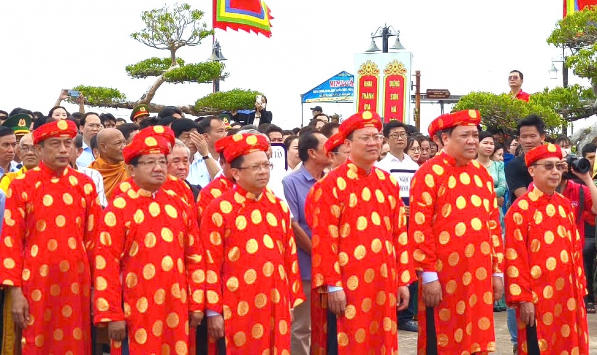 cà mau tri ân Đức quốc tổ lạc long quân hình ảnh 1 ca mau tri an Duc quoc to lac long quan hinh anh 1