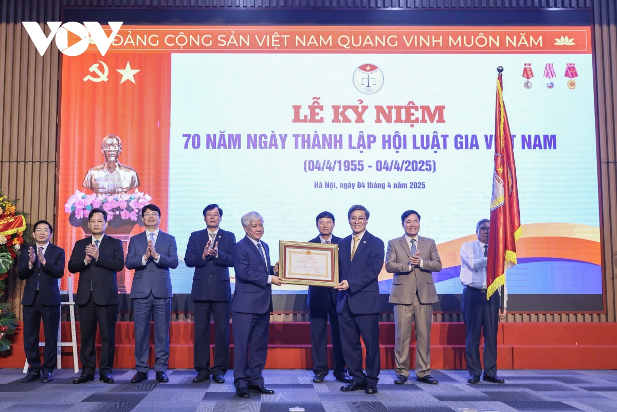 hội luật gia việt nam đón nhận huân chương lao động hạng nhất hình ảnh 3 hoi luat gia viet nam don nhan huan chuong lao dong hang nhat hinh anh 3