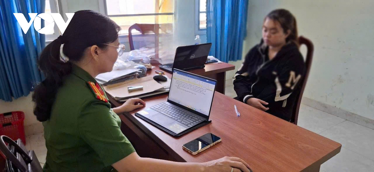 tiền giang tạm giữ bảo mẫu hành hạ trẻ em để điều tra hình ảnh 1 tien giang tam giu bao mau hanh ha tre em de dieu tra hinh anh 1