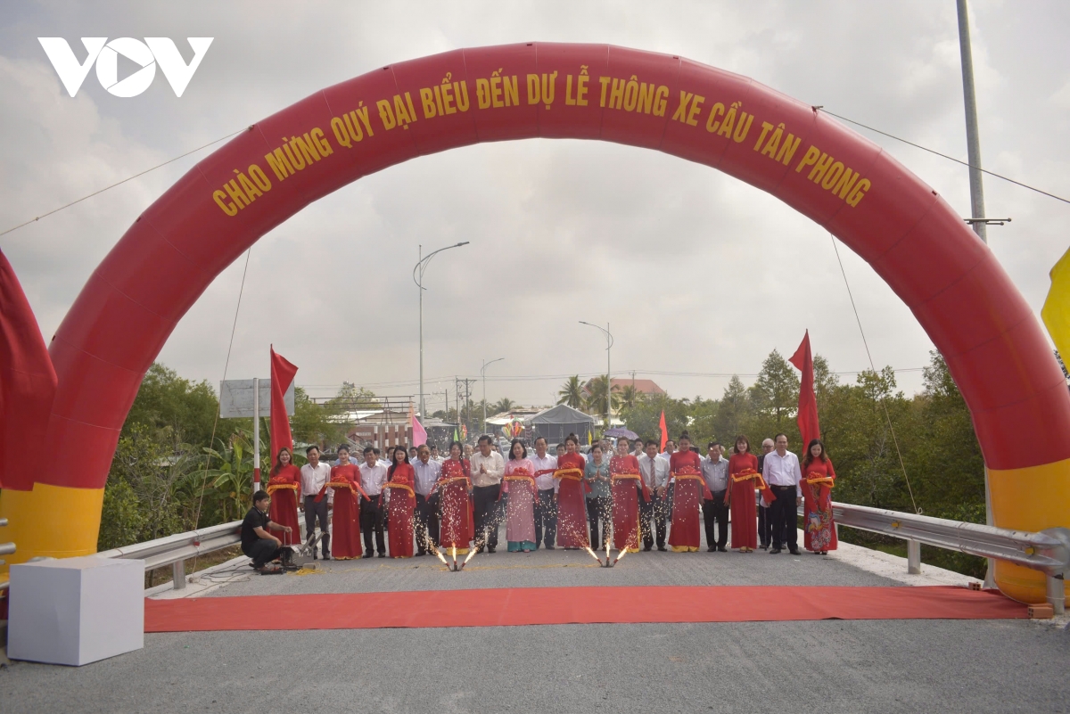 tiền giang khánh thành cầu tân phong bắc qua cù lao trên sông tiền hình ảnh 1 tien giang khanh thanh cau tan phong bac qua cu lao tren song tien hinh anh 1