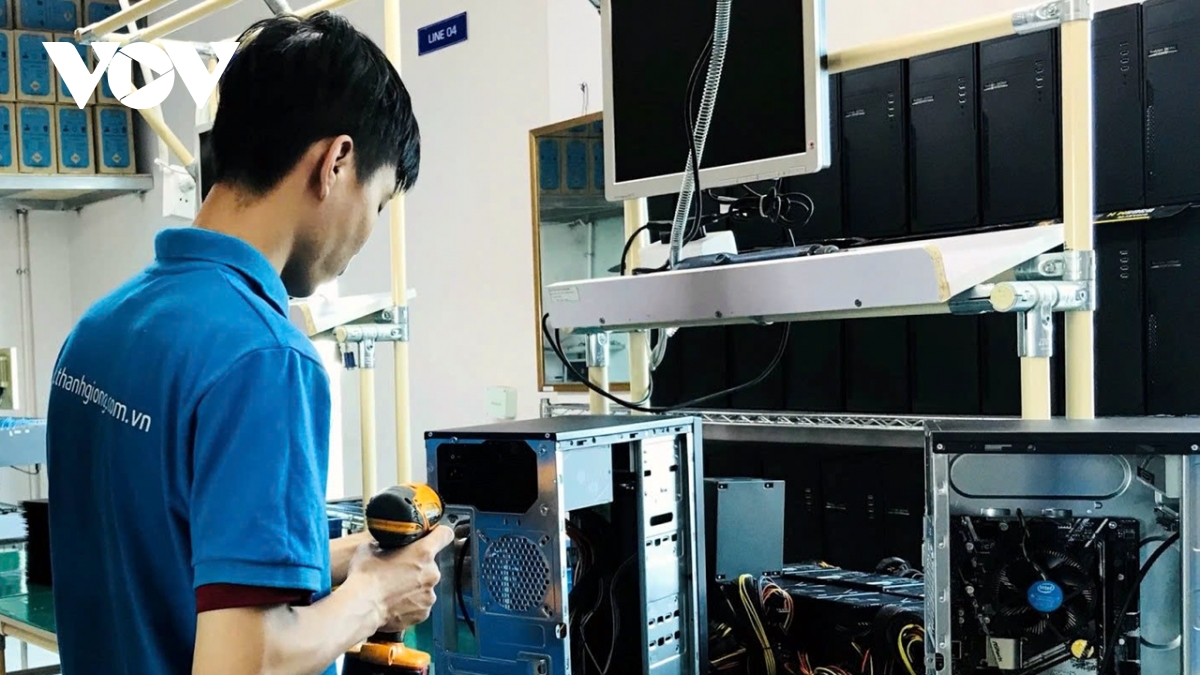 Thuế đối ứng sớm từ Mỹ: Điện tử - máy tính hướng đến tự chủ, minh bạch xuất xứ
