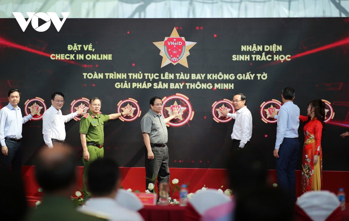 Áp dụng quy trình toàn trình đi máy bay bằng sinh trắc học tại ga T3 - Tân Sơn Nhất