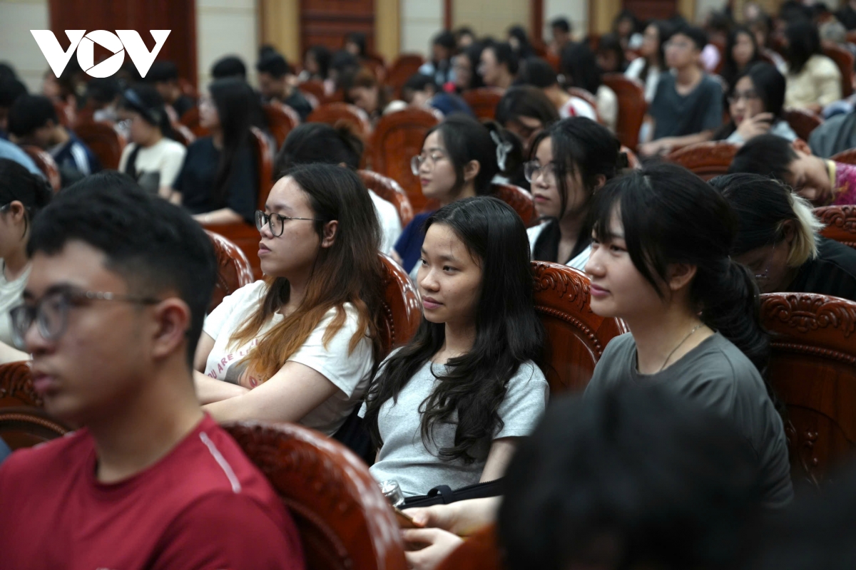 Cần chuyển hướng "gieo mầm tư duy số" cho thanh thiếu niên ngay trên ghế nhà trường