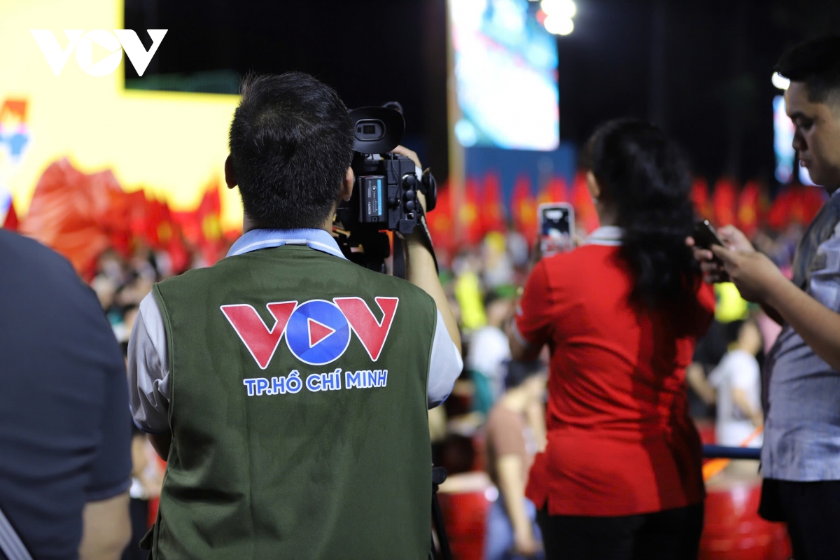 vov truyền tải trực tiếp khí thế hào hùng lễ kỷ niệm 50 năm thống nhất đất nước hình ảnh 11 vov truyen tai truc tiep khi the hao hung le ky niem 50 nam thong nhat dat nuoc hinh anh 11