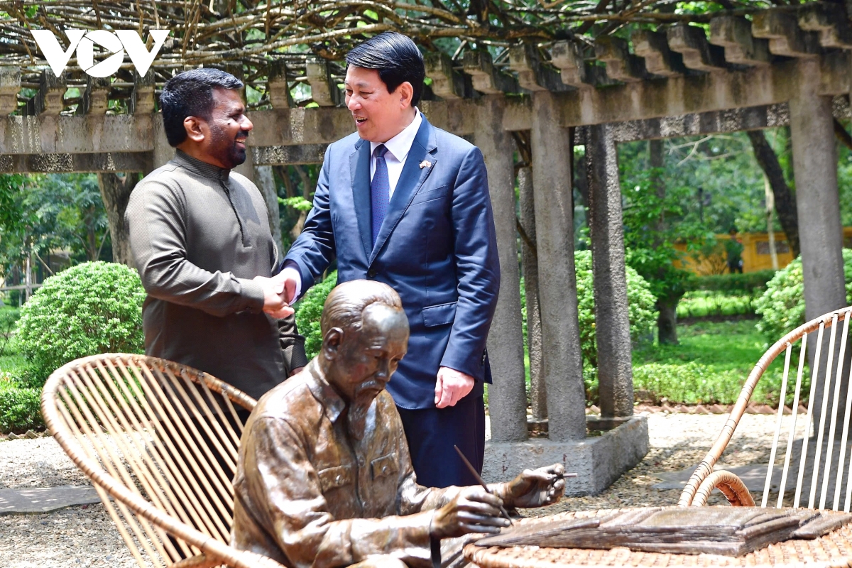chủ tịch nước lương cường và tổng thống sri lanka thăm khu di tích bác hồ hình ảnh 2 chu tich nuoc luong cuong va tong thong sri lanka tham khu di tich bac ho hinh anh 2
