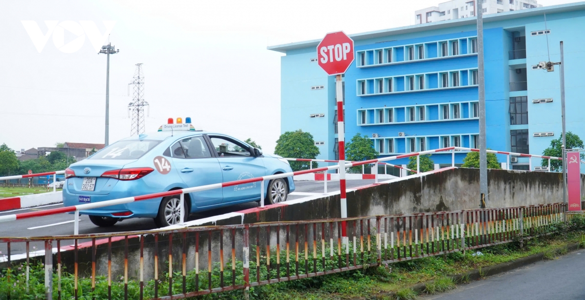 Công an Thái Nguyên lần đầu tiên tổ chức sát hạch cấp giấy phép lái xe ô tô