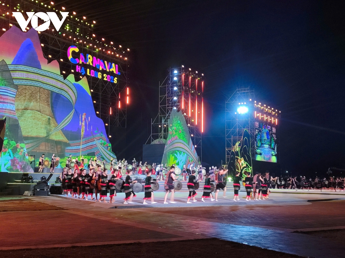carnaval hạ long 2025 Đêm hội của di sản, sắc màu và tỏa sáng hình ảnh 1 carnaval ha long 2025 Dem hoi cua di san, sac mau va toa sang hinh anh 1