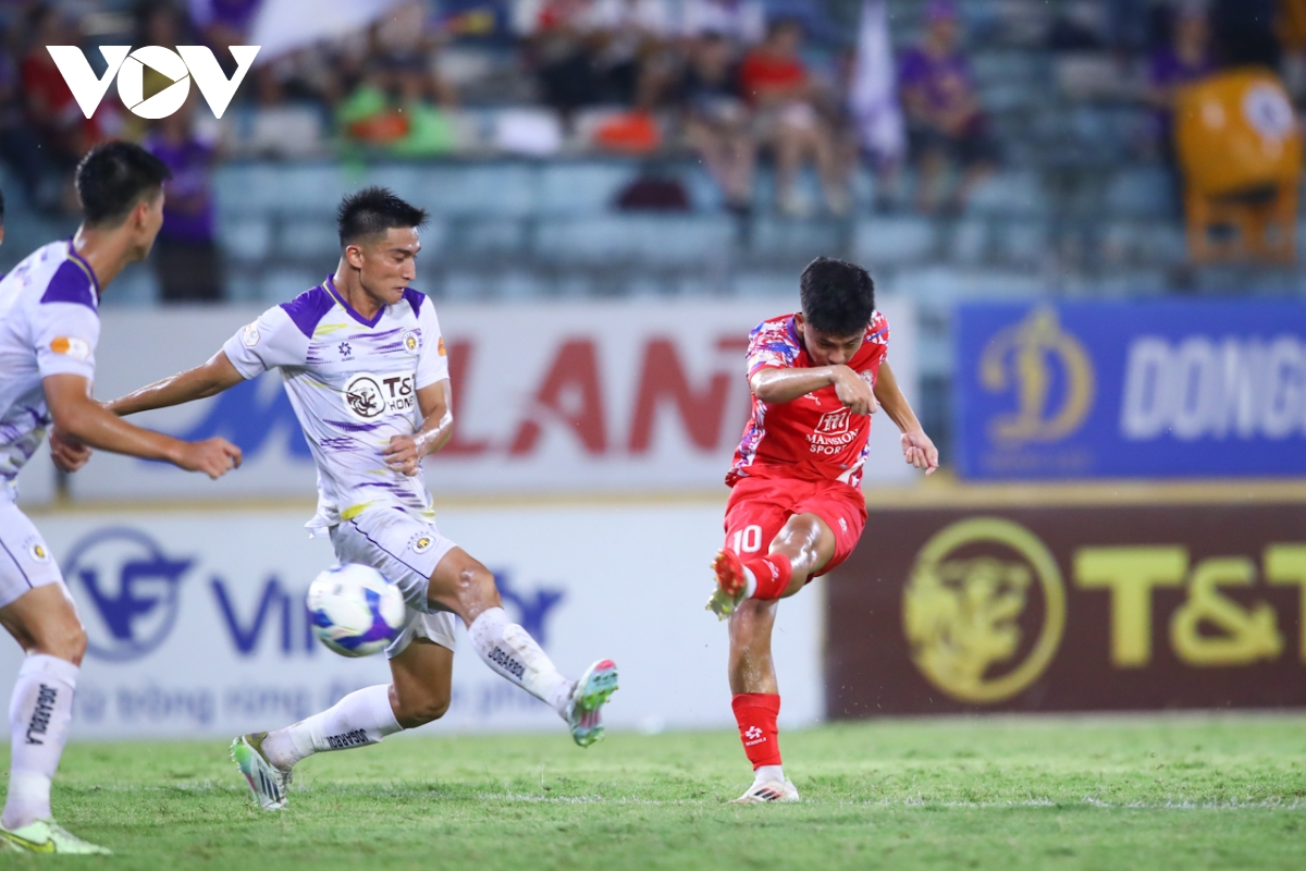 toàn cảnh hà nội fc 5-1 clb tp.hcm tuấn hải lại khiến hlv kim sang sik lo lắng hình ảnh 13 toan canh ha noi fc 5-1 clb tp.hcm tuan hai lai khien hlv kim sang sik lo lang hinh anh 13