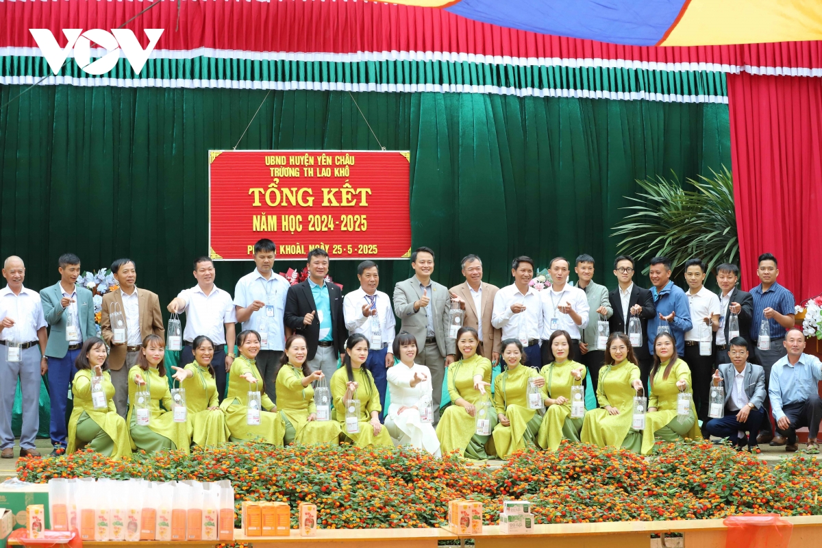 vov tây bắc phối hợp trao tặng 200 suất quà cho học sinh vùng cao sơn la hình ảnh 3 vov tay bac phoi hop trao tang 200 suat qua cho hoc sinh vung cao son la hinh anh 3
