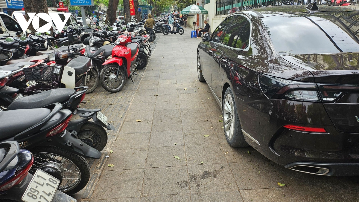 mắt con trẻ thứ bảy chủ nhật người ta ít ốm hơn ngày thường hình ảnh 1 mat con tre thu bay chu nhat nguoi ta it om hon ngay thuong hinh anh 1