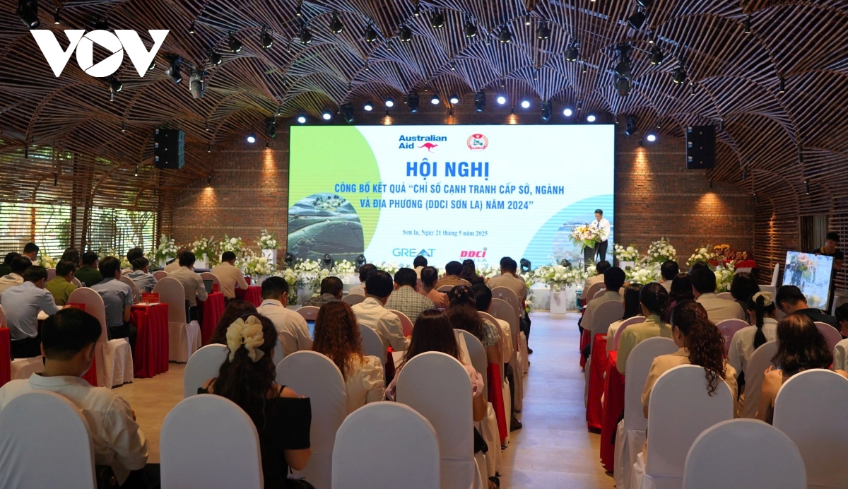vinh danh các đơn vị, địa phương dẫn đầu chỉ số năng lực cạnh tranh của sơn la hình ảnh 1 vinh danh cac don vi, dia phuong dan dau chi so nang luc canh tranh cua son la hinh anh 1