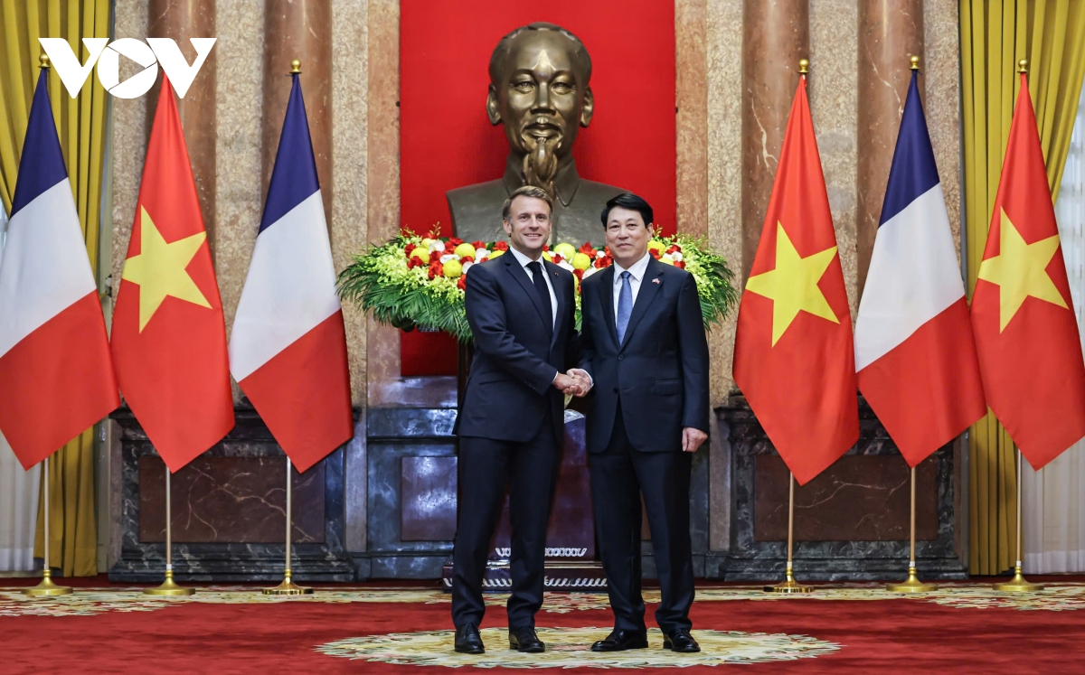 chủ tịch nước lương cường chủ trì lễ đón tổng thống pháp emmanuel macron hình ảnh 4 chu tich nuoc luong cuong chu tri le don tong thong phap emmanuel macron hinh anh 4