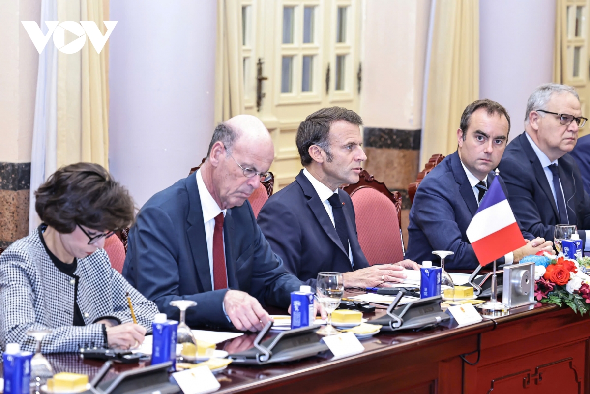 chủ tịch nước lương cường hội đàm với tổng thống pháp emmanuel macron hình ảnh 3 chu tich nuoc luong cuong hoi dam voi tong thong phap emmanuel macron hinh anh 3