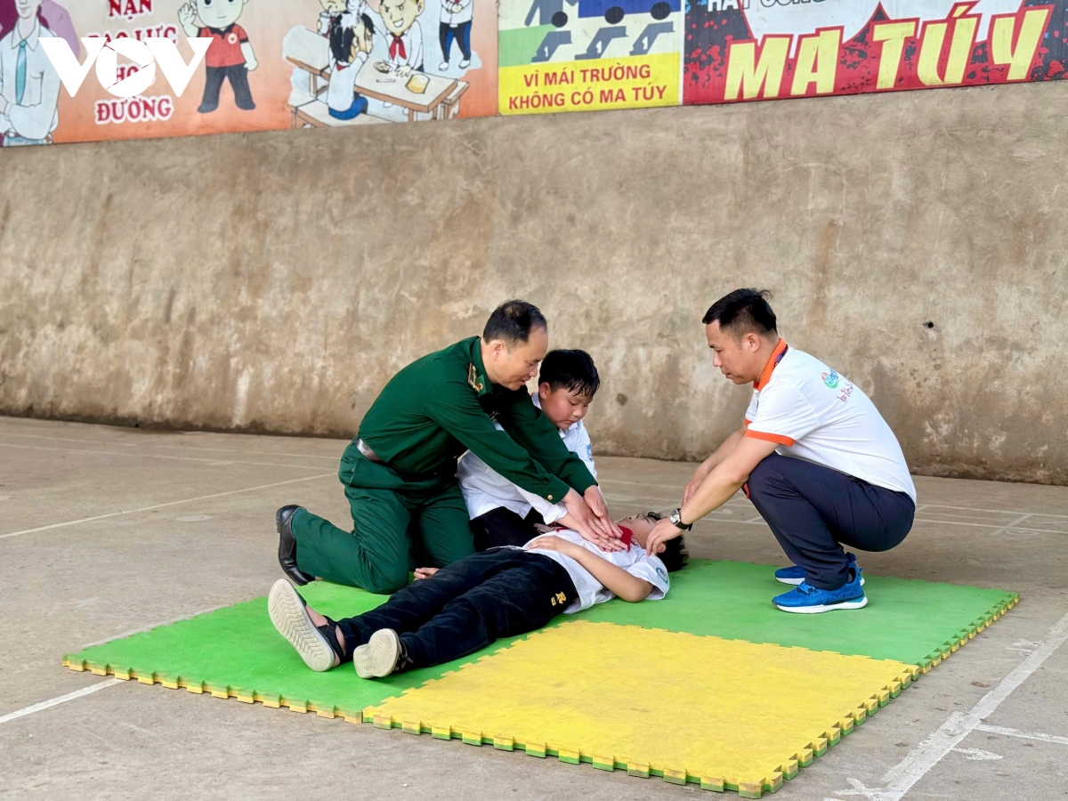 Để vơi bớt nỗi lo đuối nước trên vùng cao sơn la hình ảnh 2 De voi bot noi lo duoi nuoc tren vung cao son la hinh anh 2