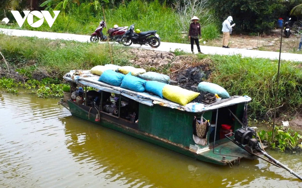 Đập búa trên sông - nghề từng phổ biến nay hiếm có khó tìm hình ảnh 2 Dap bua tren song - nghe tung pho bien nay hiem co kho tim hinh anh 2