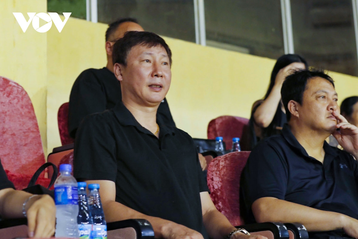 toàn cảnh hà nội fc 5-1 clb tp.hcm tuấn hải lại khiến hlv kim sang sik lo lắng hình ảnh 2 toan canh ha noi fc 5-1 clb tp.hcm tuan hai lai khien hlv kim sang sik lo lang hinh anh 2