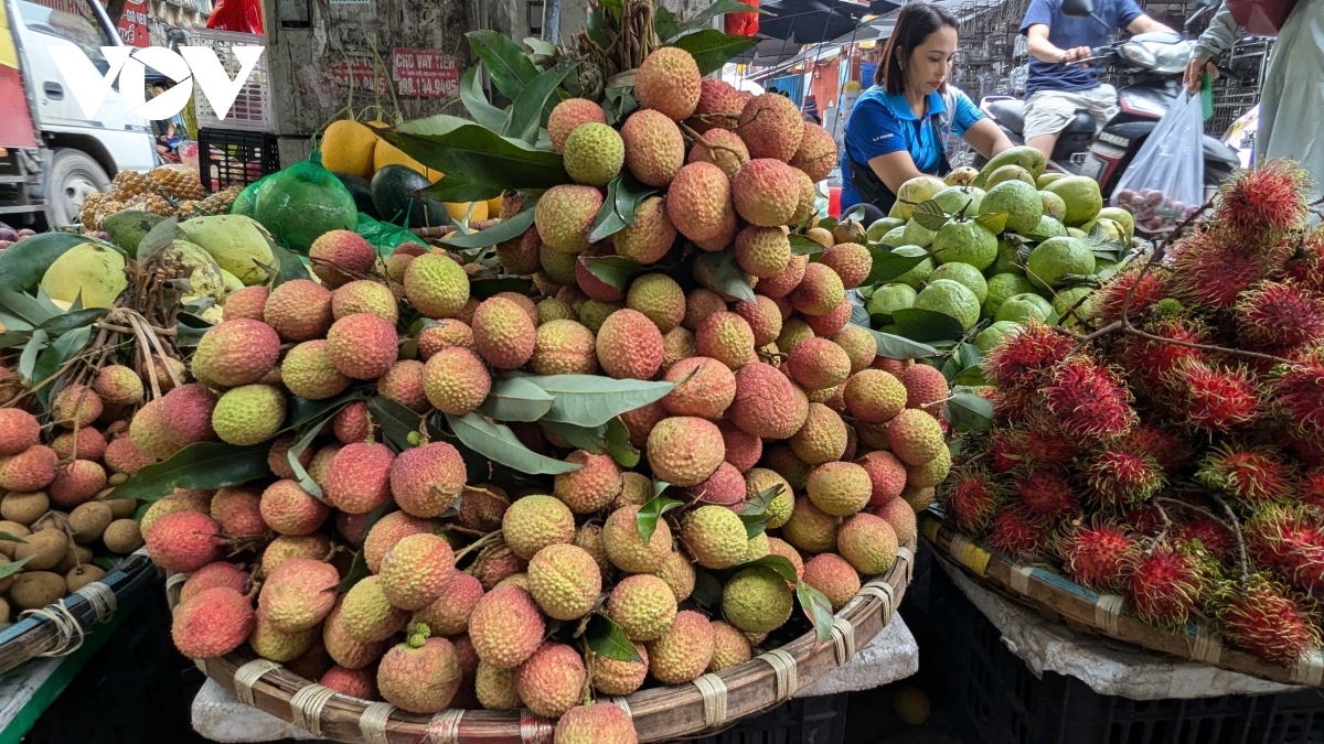 tết Đoan ngọ bánh tro, rượu nếp, hoa quả đắt hàng hình ảnh 6 tet Doan ngo banh tro, ruou nep, hoa qua dat hang hinh anh 6