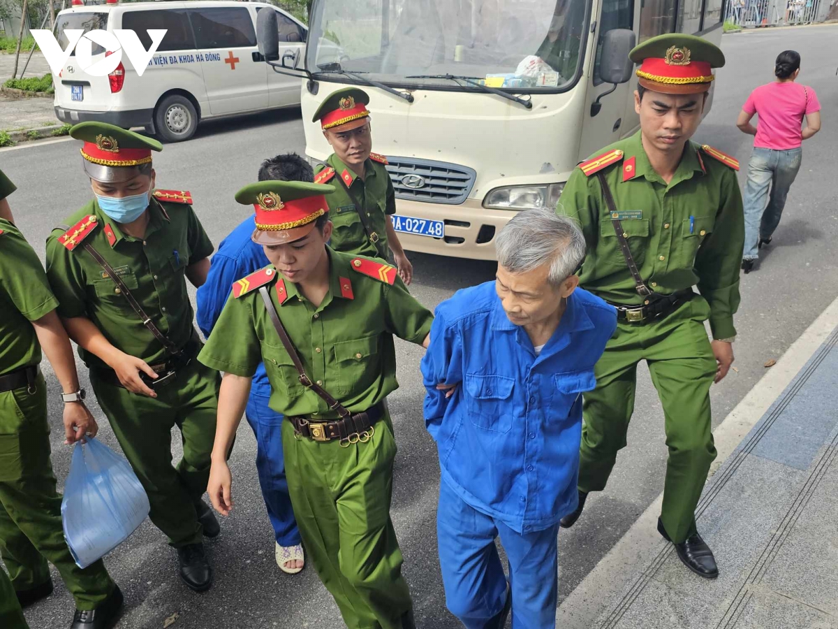 cựu thứ trưởng nguyễn linh ngọc hầu toà liên quan vụ khai thác đất hiếm hình ảnh 12 cuu thu truong nguyen linh ngoc hau toa lien quan vu khai thac dat hiem hinh anh 12