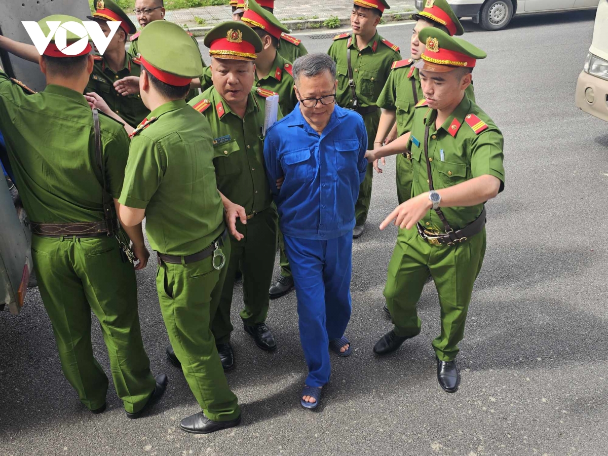 cựu thứ trưởng nguyễn linh ngọc hầu toà liên quan vụ khai thác đất hiếm hình ảnh 4 cuu thu truong nguyen linh ngoc hau toa lien quan vu khai thac dat hiem hinh anh 4