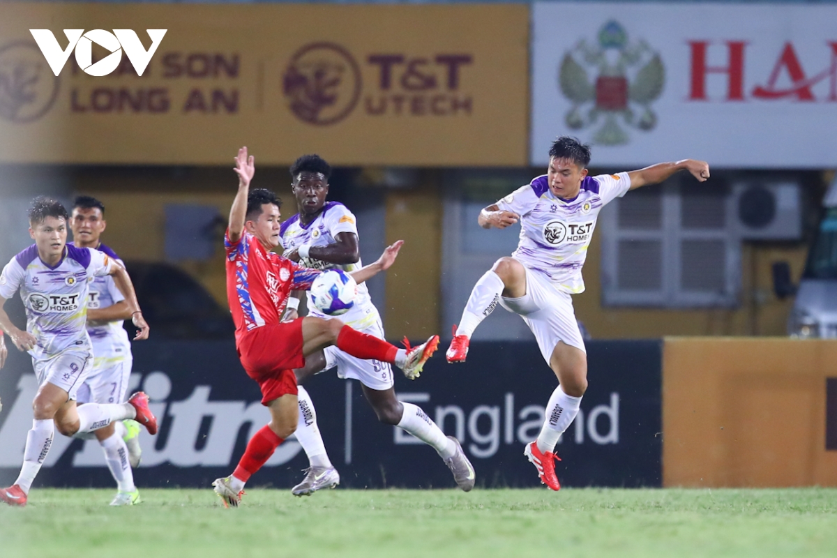 toàn cảnh hà nội fc 5-1 clb tp.hcm tuấn hải lại khiến hlv kim sang sik lo lắng hình ảnh 4 toan canh ha noi fc 5-1 clb tp.hcm tuan hai lai khien hlv kim sang sik lo lang hinh anh 4