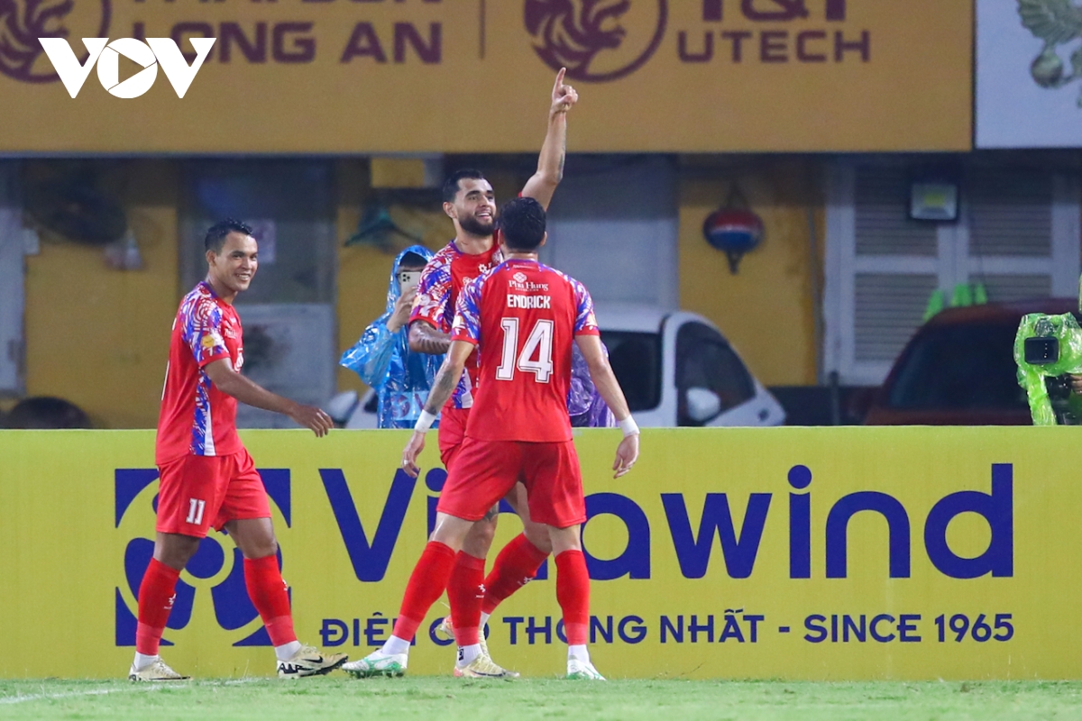 toàn cảnh hà nội fc 5-1 clb tp.hcm tuấn hải lại khiến hlv kim sang sik lo lắng hình ảnh 5 toan canh ha noi fc 5-1 clb tp.hcm tuan hai lai khien hlv kim sang sik lo lang hinh anh 5