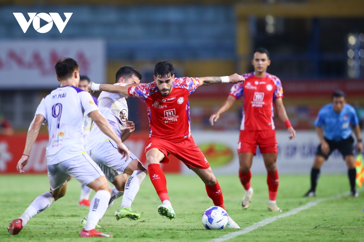 toàn cảnh hà nội fc 5-1 clb tp.hcm tuấn hải lại khiến hlv kim sang sik lo lắng hình ảnh 6 toan canh ha noi fc 5-1 clb tp.hcm tuan hai lai khien hlv kim sang sik lo lang hinh anh 6
