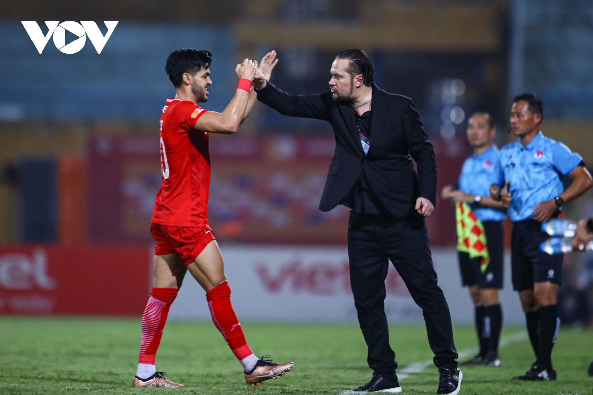 Đội hình tiêu biểu vòng 21 V-League 2024/2025: Khó cản Nam Định & Thể Công Viettel
