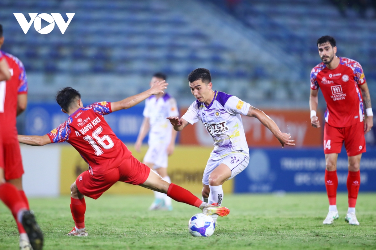 toàn cảnh hà nội fc 5-1 clb tp.hcm tuấn hải lại khiến hlv kim sang sik lo lắng hình ảnh 7 toan canh ha noi fc 5-1 clb tp.hcm tuan hai lai khien hlv kim sang sik lo lang hinh anh 7