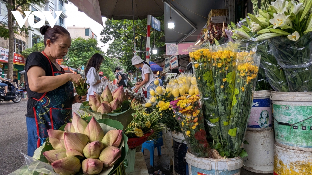 tết Đoan ngọ bánh tro, rượu nếp, hoa quả đắt hàng hình ảnh 8 tet Doan ngo banh tro, ruou nep, hoa qua dat hang hinh anh 8