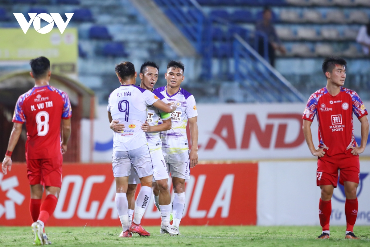 toàn cảnh hà nội fc 5-1 clb tp.hcm tuấn hải lại khiến hlv kim sang sik lo lắng hình ảnh 10 toan canh ha noi fc 5-1 clb tp.hcm tuan hai lai khien hlv kim sang sik lo lang hinh anh 10