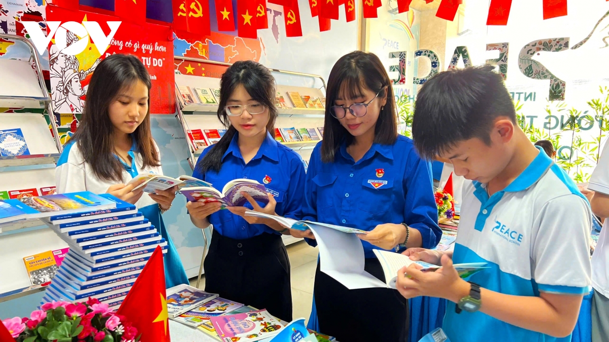 ngày hội đọc sách kỷ niệm ngày sinh chủ tịch hồ chí minh tại cần thơ hình ảnh 1 ngay hoi doc sach ky niem ngay sinh chu tich ho chi minh tai can tho hinh anh 1