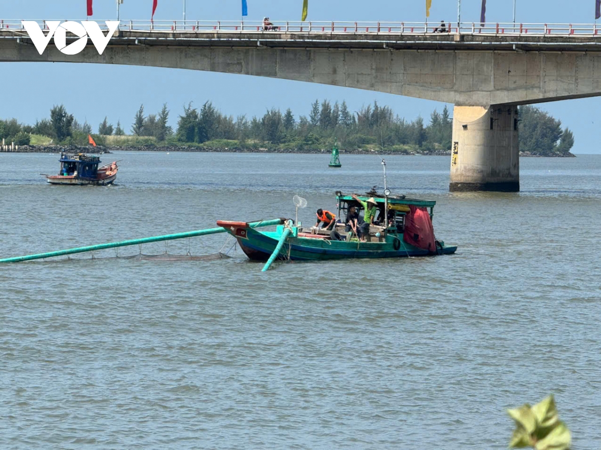 kiên giang tìm thấy thi thể du khách nhảy sông Đông hồ tự tử hình ảnh 3 kien giang tim thay thi the du khach nhay song Dong ho tu tu hinh anh 3