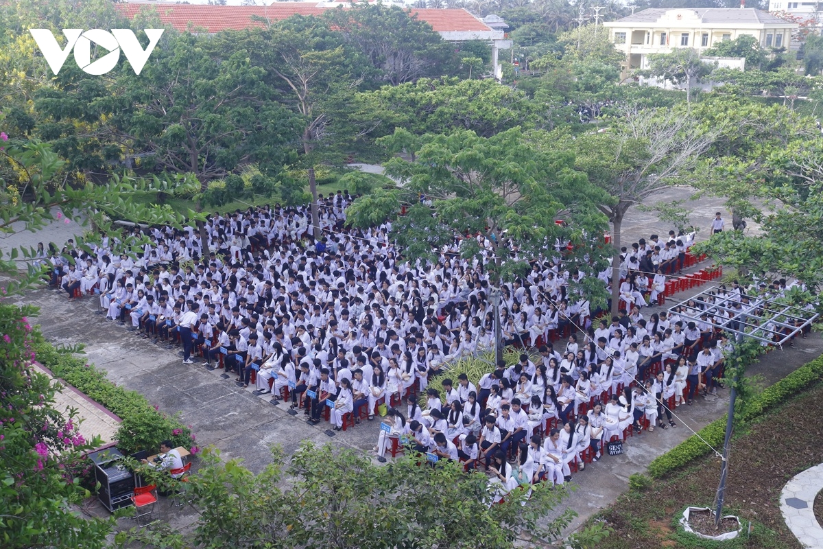 275 thí sinh của đảo Phú Quý thi tốt nghiệp THPT tại đảo