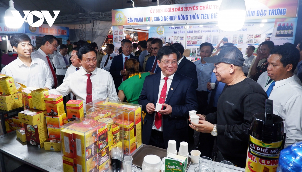 hội chợ thương mại quốc tế tịnh biên-phát triển thị trường và hội nhập quốc tế hình ảnh 2 hoi cho thuong mai quoc te tinh bien-phat trien thi truong va hoi nhap quoc te hinh anh 2