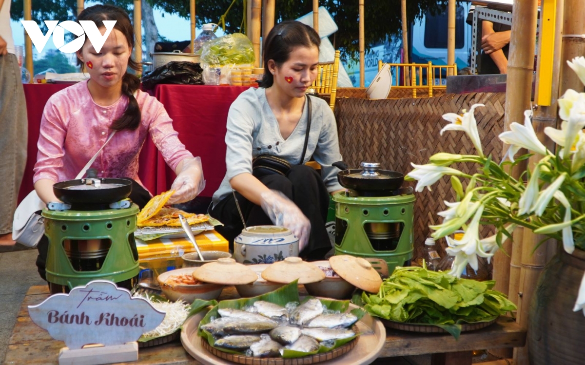 hơn 300.000 lượt du khách đến huế dịp lễ hình ảnh 7 hon 300.000 luot du khach den hue dip le hinh anh 7