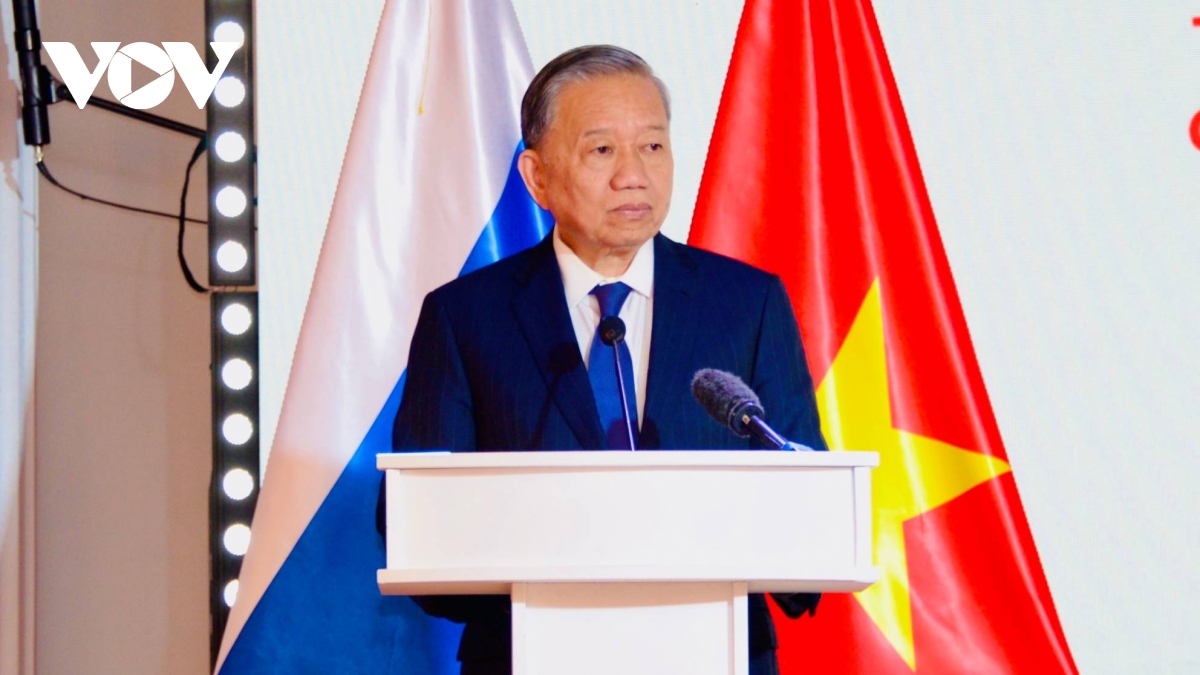 tong bi thu to lam tiep tuc phat trien quan he tot dep viet - lien bang nga hinh anh 1