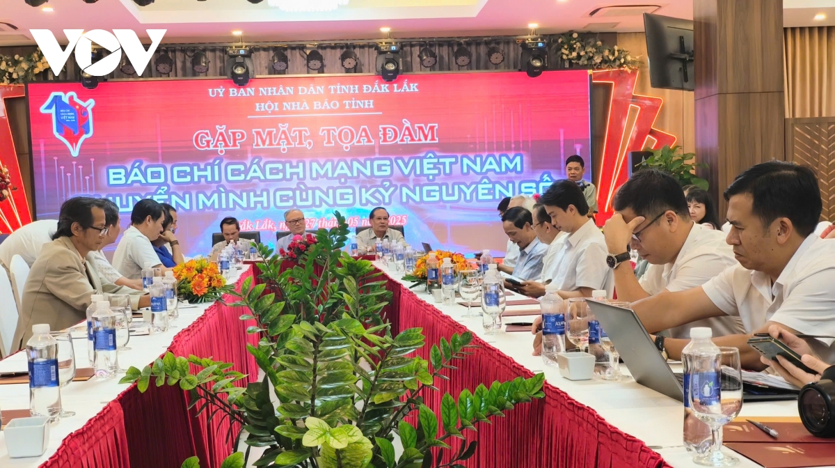 Người làm báo chuyển mình trong kỷ nguyên số