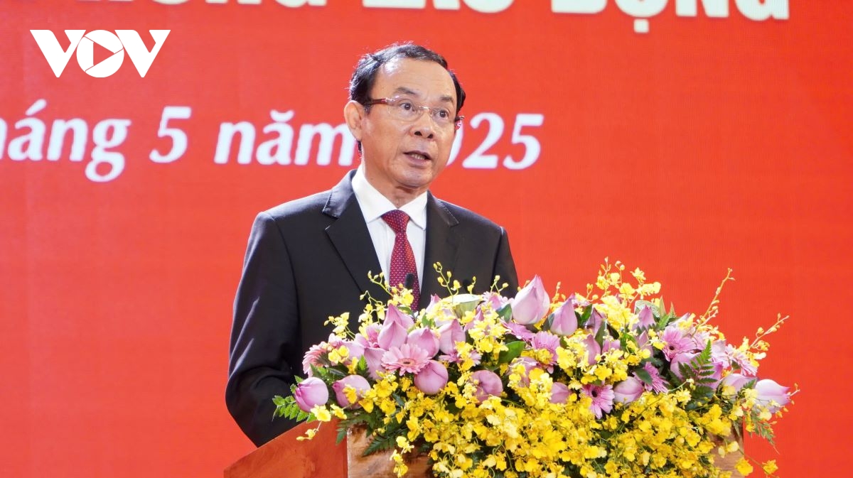 Ủy ban mặt trận tổ quốc tp.hcm được phong tặng anh hùng lao động hình ảnh 2 Uy ban mat tran to quoc tp.hcm duoc phong tang anh hung lao dong hinh anh 2