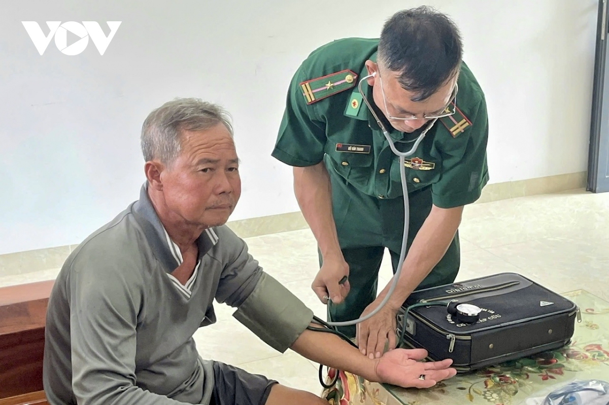 bộ đội biên phòng bà rịa-vũng tàu - điểm tựa để ngư dân bám biển hình ảnh 6 bo doi bien phong ba ria-vung tau - diem tua de ngu dan bam bien hinh anh 6