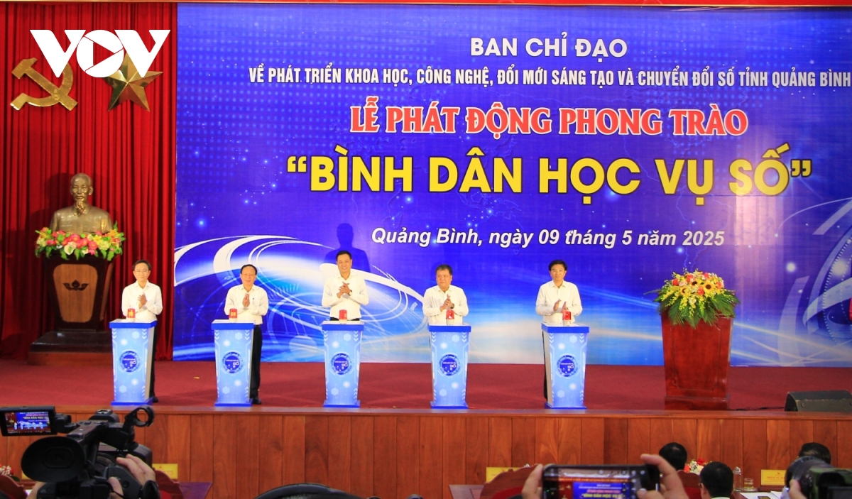 Phổ cập tri thức, kỹ năng số toàn dân qua “bình dân học vụ số”