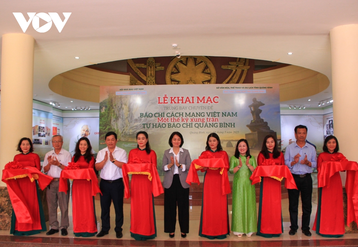 triển lãm báo chí cách mạng việt nam - một thế kỷ xung trận hình ảnh 2 trien lam bao chi cach mang viet nam - mot the ky xung tran hinh anh 2