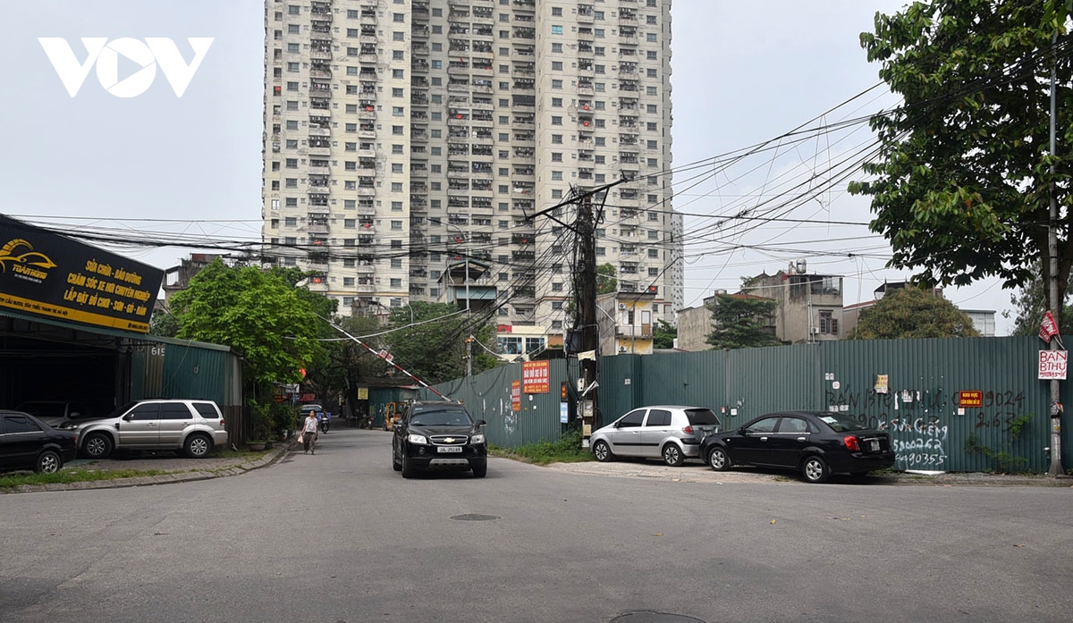 cu dan khu do thi cau buou bat an vi hang nghin nguoi chi co mot loi ra vao duy nhat hinh anh 6