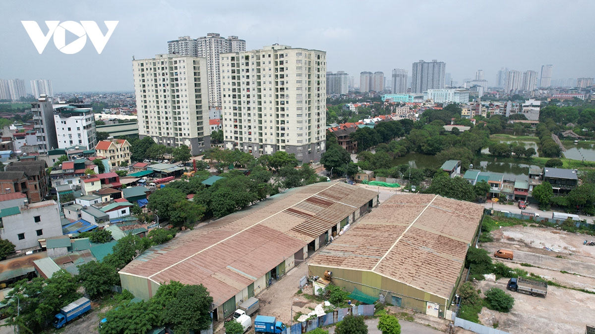 cu dan khu do thi cau buou bat an vi hang nghin nguoi chi co mot loi ra vao duy nhat hinh anh 2